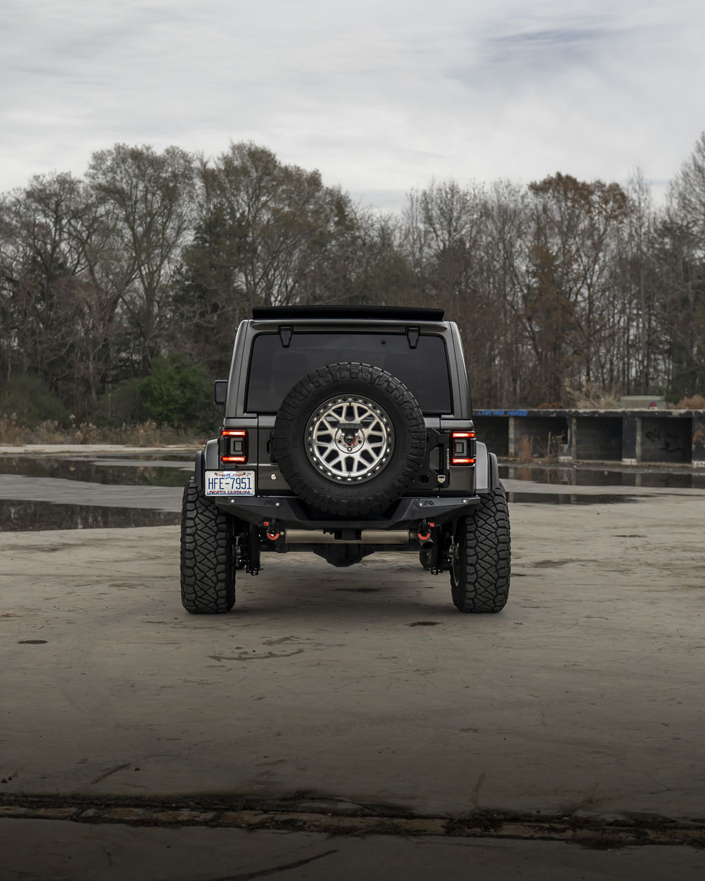2019 Jeep Wrangler - KMC GRENADE CRAWL BEADLOCK - Machined | KMC